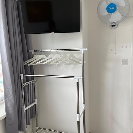Studio Flat Fully Equipped Croydon Exterior photo