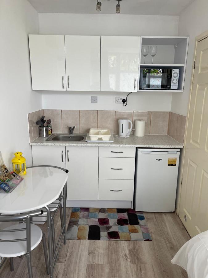 Studio Flat Fully Equipped Croydon Exterior photo