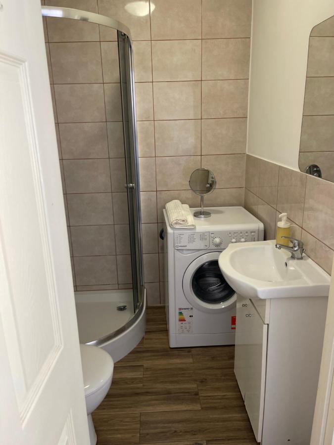 Studio Flat Fully Equipped Croydon Exterior photo