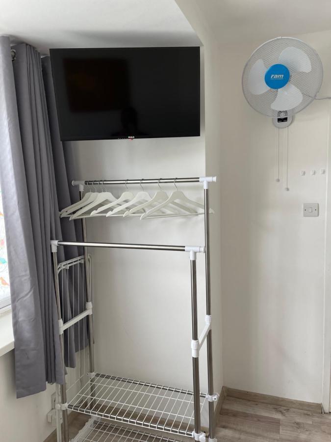 Studio Flat Fully Equipped Croydon Exterior photo